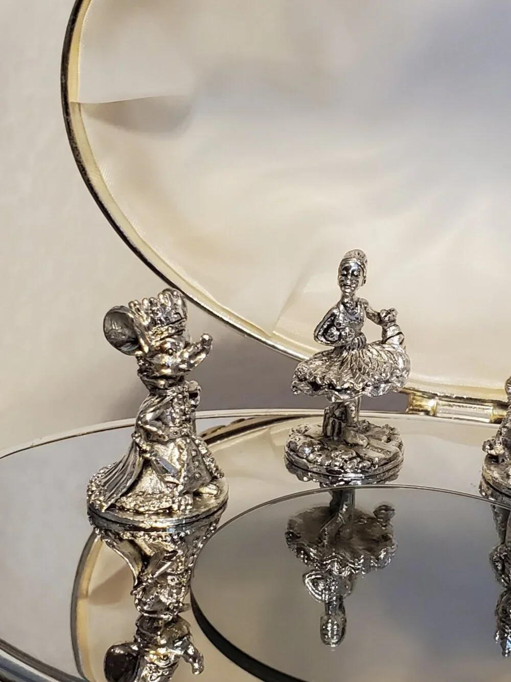 Wallace Silver Nutcracker Dancing Holiday Egg-Nutcracker Suite 5 3/4